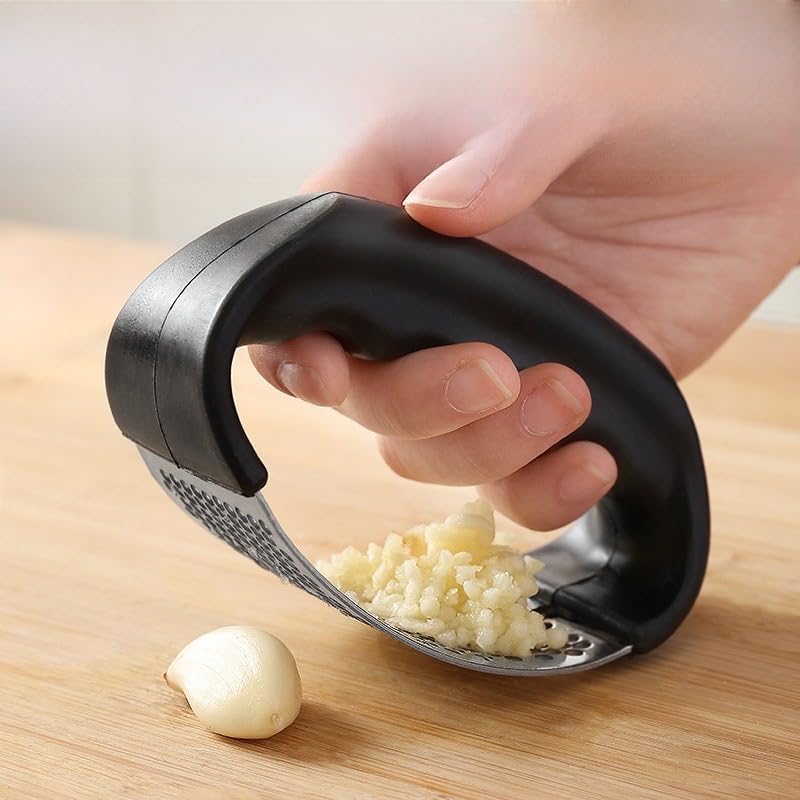 Garlic Press with Stainless Steel Plate, 3mm Fine Holes, Ergonomic Black Handle, Mincer for Kitchen