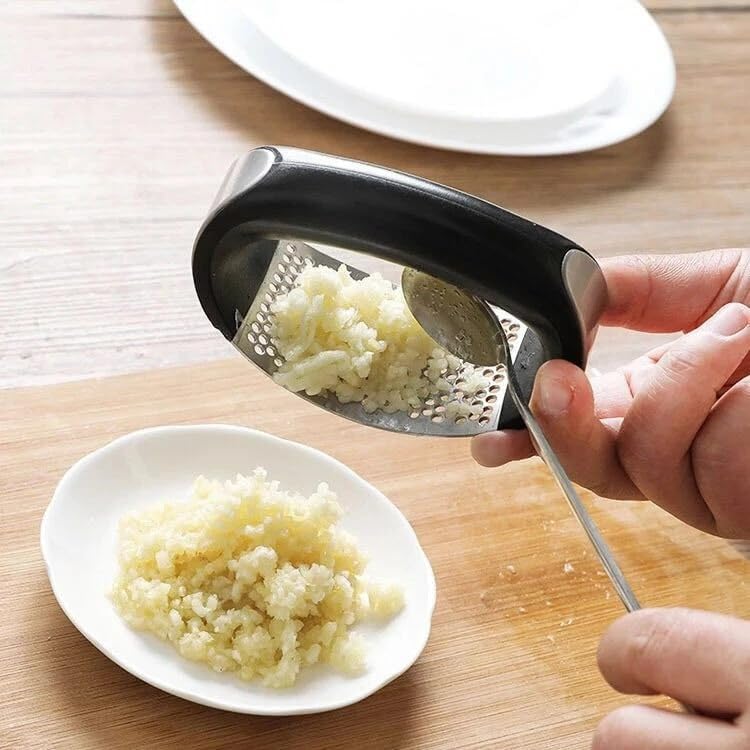 Stainless Steel Garlic Press Rocker with Ergonomic Handle, Manual Garlic Mincer Crusher, Easy to Clean Kitchen Tool