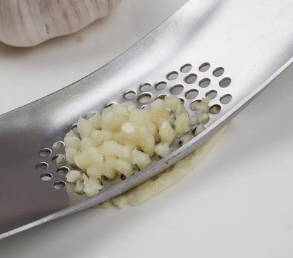 Stainless Steel Garlic Press Rocker, Mincer and Crusher Tool, Silver, Kitchen Gadget