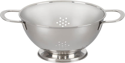 Le Creuset Set of 3 Nested Mixing Bowls w/Nonslip Silicone Base & Plastic Air Tight Lids