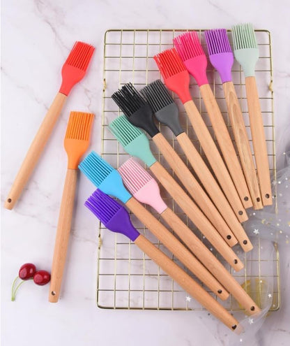 Silicone Oil Brush with Wooden Handle,Durable Basting Brush Pastry Brush,Easy to Clean for Cooking Baking Grilling (Red)