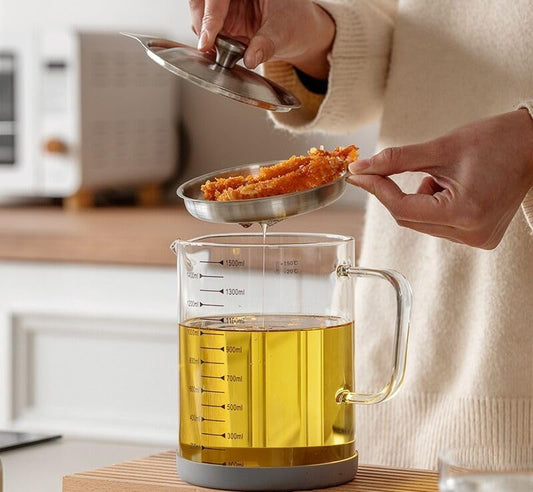 Glass Bacon Grease Container with Strainer - 34 OZ Fat Gravy Separator with Strainer Storage Can with Lid,Bacon Drippings Container Grease Filter for Thanksgiving Holiday Kitchen Cooking