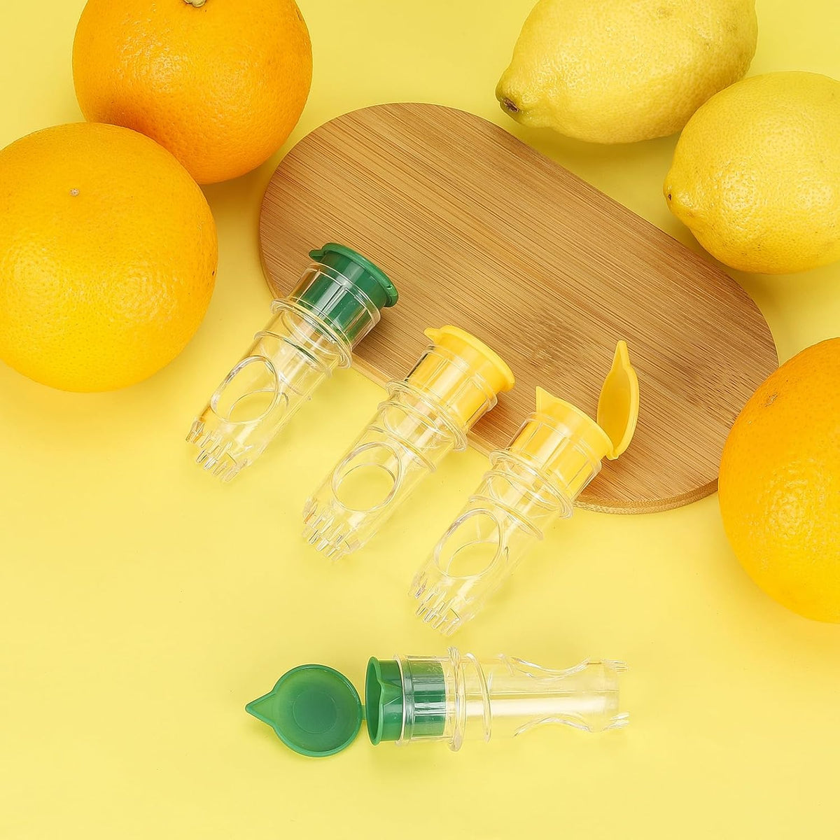 4 Pcs Lemon Squeezer, Screw Top Manual Juicer with Built-In Filter Orange Citrus Press, Squeeze Lime for Cocktails, Drinks (2 Yellow+2 Green)
