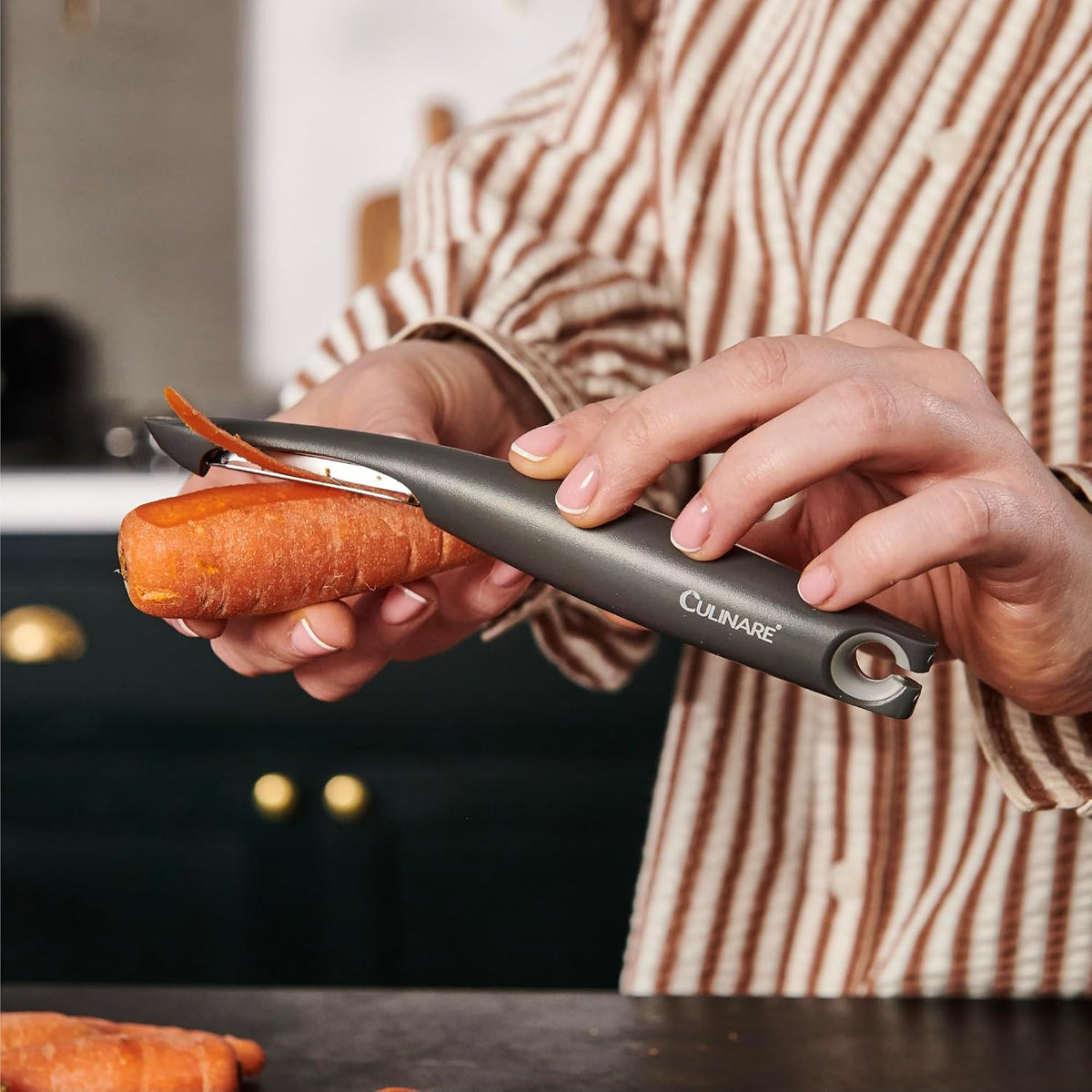 Swivel Peeler, Grey, Plastic/Stainless Steel, Manual Potato/Vegetable/Fruit Peeler, Moves Over Contours for Fast Peeling, Dishwasher Safe