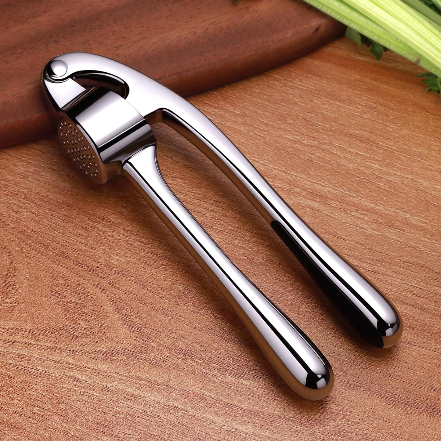 Kitchen Garlic Press, Rust Proof & Dishwasher Safe Garlic Mincer, Durable Garlic Crusher, Easy to Clean and Squeeze, Rose