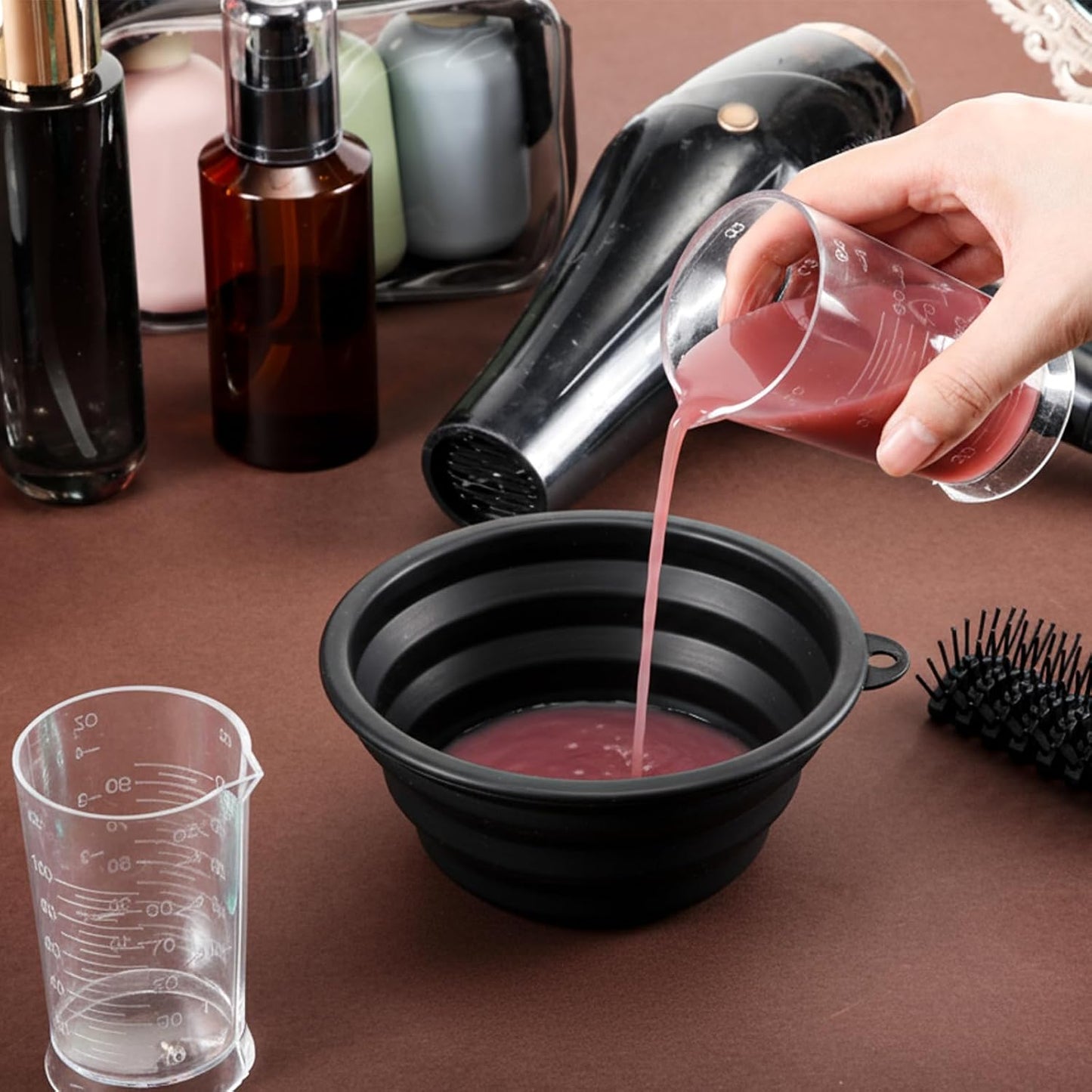 2 Pcs Hair Dye Measuring Cups 4 oz Hair Color Measuring Cups Easy to Read Color Beaker Plastic Liquid Beaker with Graduated Scale for Salon Use Home DIY Dyeing Tools