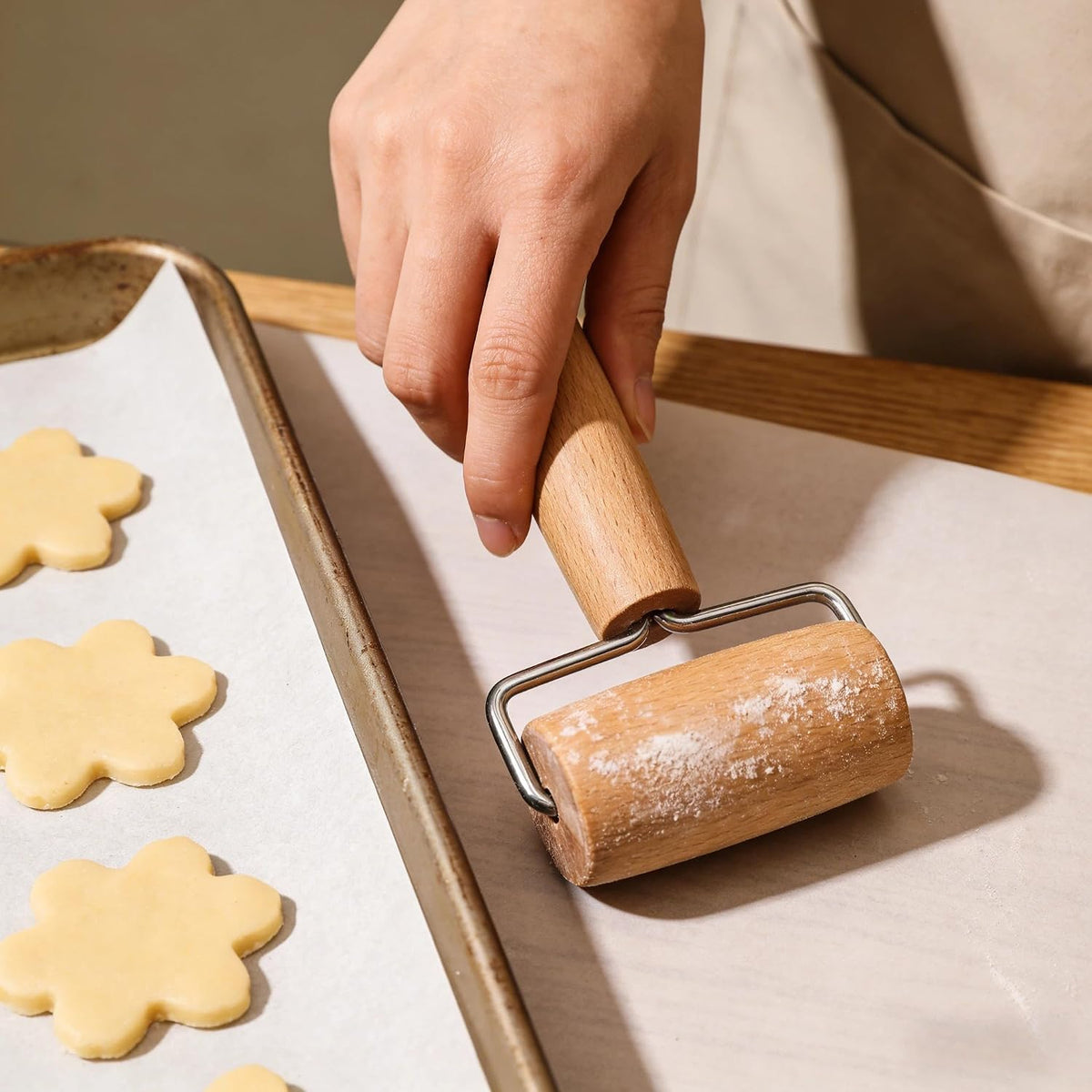 Small Rolling Pin, Wooden Dough Roller, Non-Stick Pizza Roller, T Type Rolling Pins for Kitchen Baking, Pizza Dough Press (3.8 * 7.5 inch)