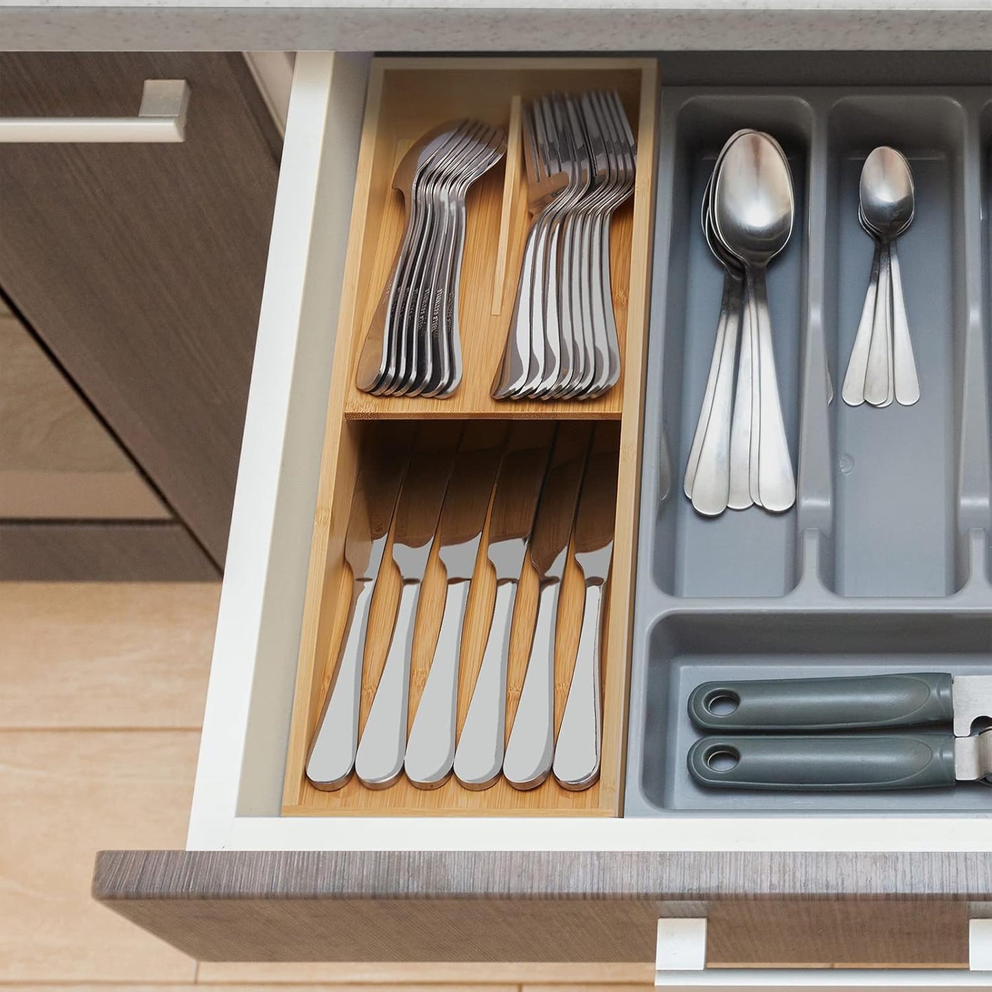 Bamboo Silverware Drawer Organizer, Kitchen Small Silverware Organizer, Utensil Tray Holder, Cutlery Tray for Spoons, Forks, Knives, Suitable for a family of 2-4