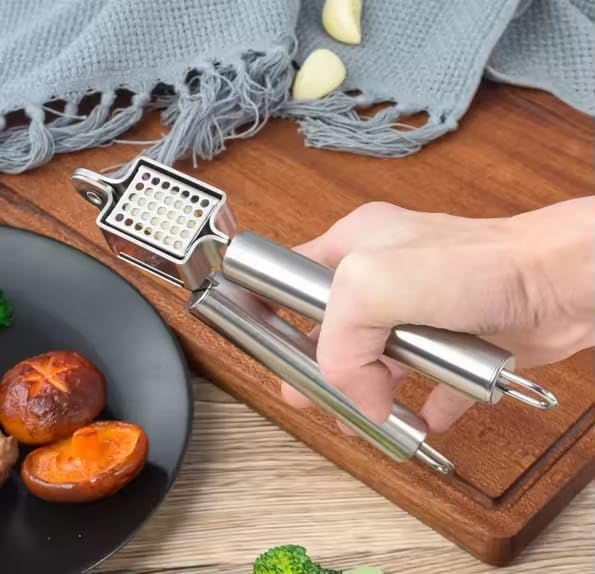 Premium Stainless Steel Garlic Press – Easy Garlic Mincer & Crusher