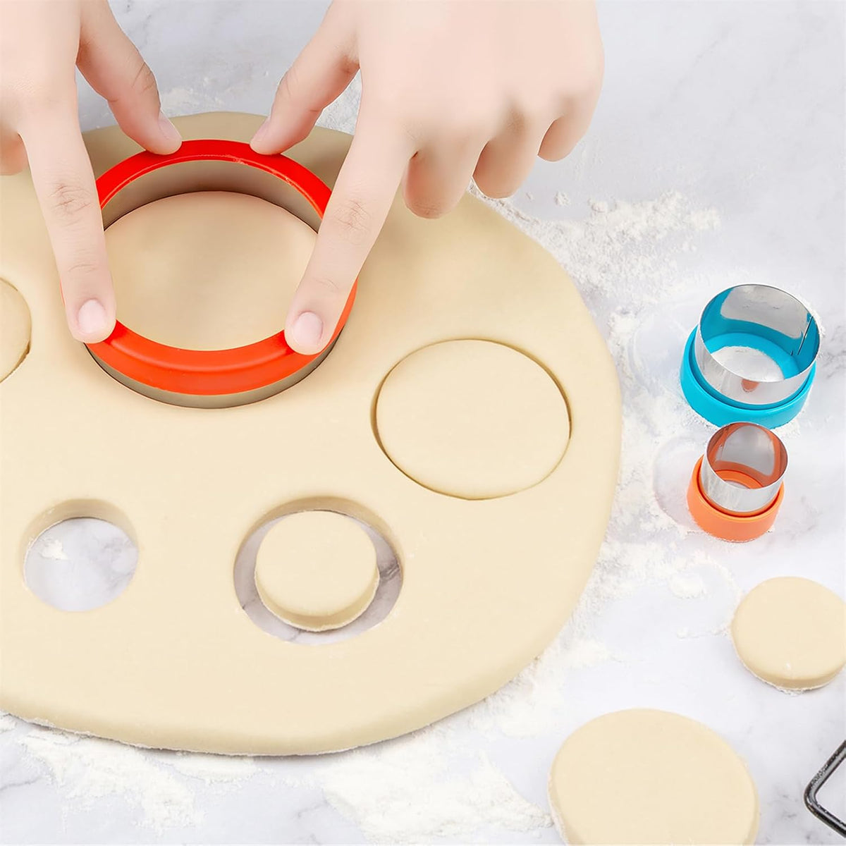 Round Circle Cookie Cutter 5 Pcs | Biscuit Cutters, Sandwich Cutter, Stainless Steel & PP Plastic, 5 Different Sizes, for Baking Donut English Muffin Scones