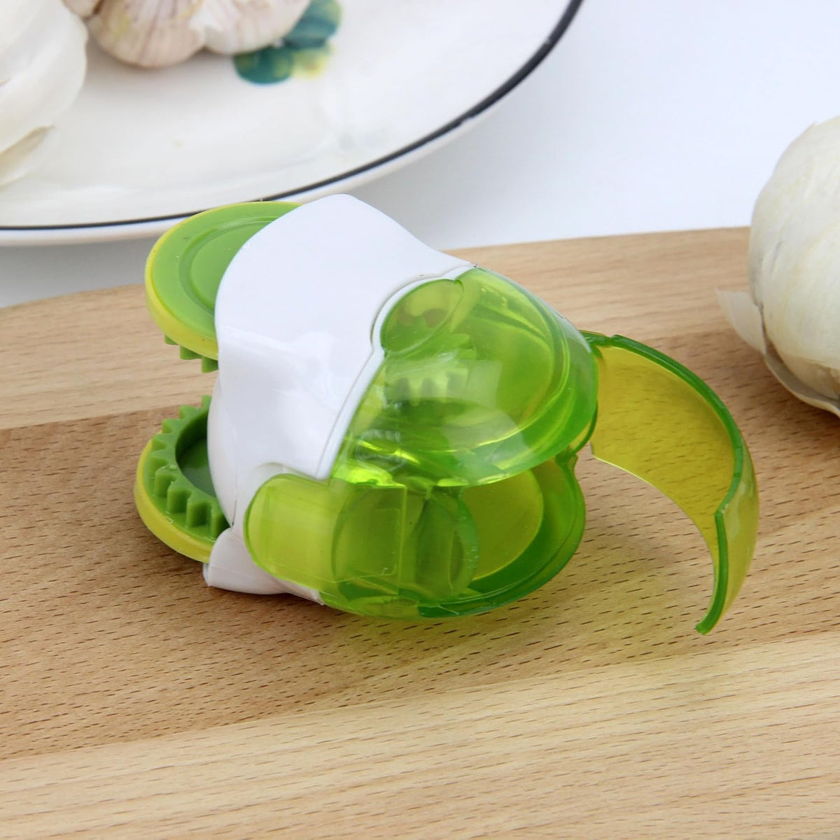 Garlic Chopper Roller – Manual Food Chopper with Stainless Steel Blades, Hand Garlic Mincer Tool & Veggie Cutter – Kitchen Gadget for Chopped Garlic, Onion, Herbs, Nuts, Salad & More