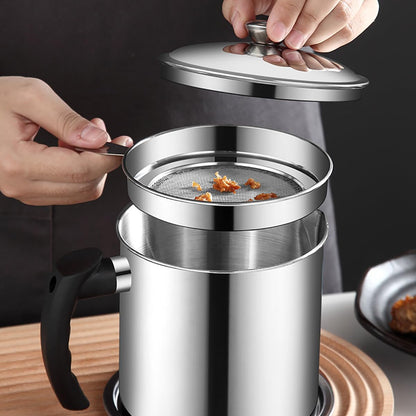 Grease Container with Fine Mesh Strainer kitchen oil storage tank pot (1.8 L Silver)