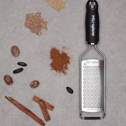 Microplane Gourmet Series Cheese Grater with Soft Touch Handle (Extra Coarse, Black)