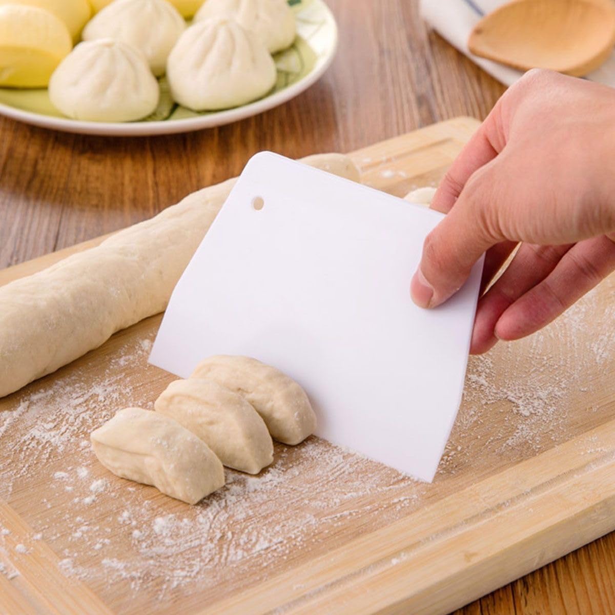 3 Piece Plastic Dough Scraper, Food Grade Trapezoidal Bread Scraper Bowl Scraper Set Multipurpose Kitchen Food Scraper for Bread Cake Fondant Icing Cream Pizza Making Size L M S