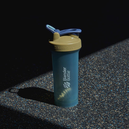 BlenderBottle Classic V2 Shaker Bottle Perfect for Protein Shakes and Pre Workout, 28-Ounce, Clear/Black