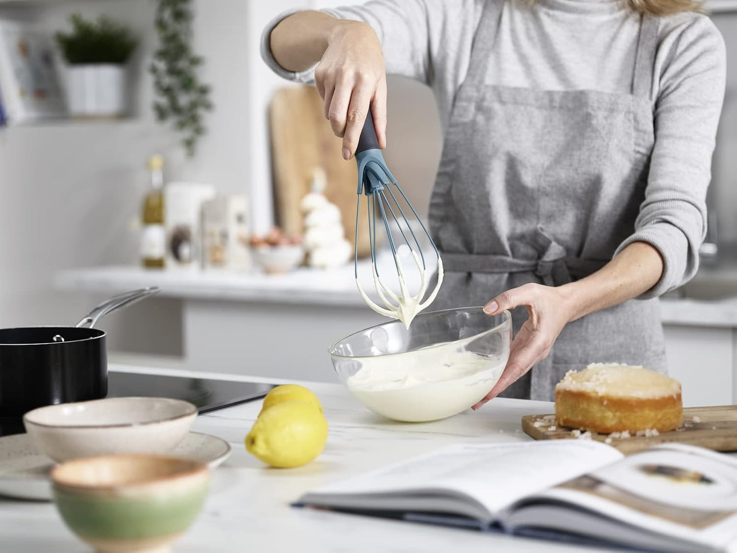 Joseph Joseph Twist Whisk 2-In-1 Collapsible Balloon and Flat Whisk Silicone Coated Steel Wire, Sky Blue