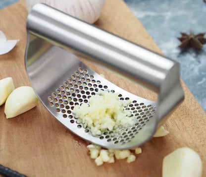 Angel's Peel Lounge Stainless Steel Garlic Press Rocker Set with Silicone Garlic Peeler & Cleaning Brush – Garlic Chopper, Mincer, Grater, Crusher – Easy for Crushed Cloves – Rust-Resistant, Black