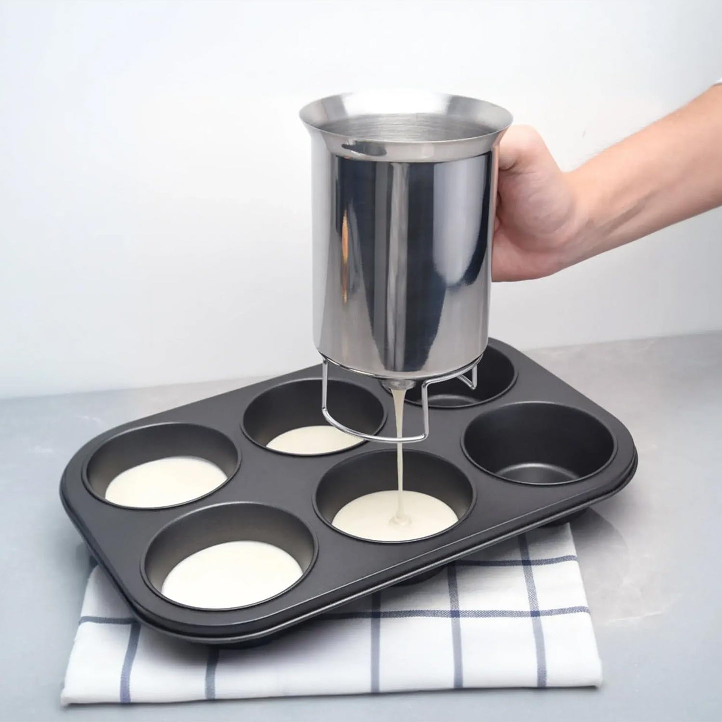 800ml/27oz Pancake Batter Dispenser with Easyflow Spout - Handheld Stainless Steel Pourer for Baking Pancakes, Crepes, Waffles, Cupcakes & Muffins, Measuring Gauge in MLS & Cups (4.1x6.4in)