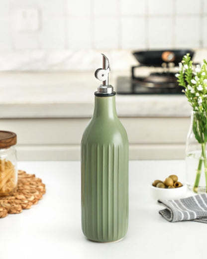 FE FUN ELEMENTS Olive Oil Dispenser Bottle, 19 oz Oil Dispenser for Kitchen and Vinegar Dispenser Bottle, Suitable for Vinegar, Coffee Syrups & Other Liquids, Off White