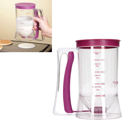 Pancake Batter Dispenser, 4 Cup Batter Dispenser with Squeeze Handle Measuring Marks for Pancakes Waffles Muffins Crepes Cupcakes 17 * 11 * 18.5cm