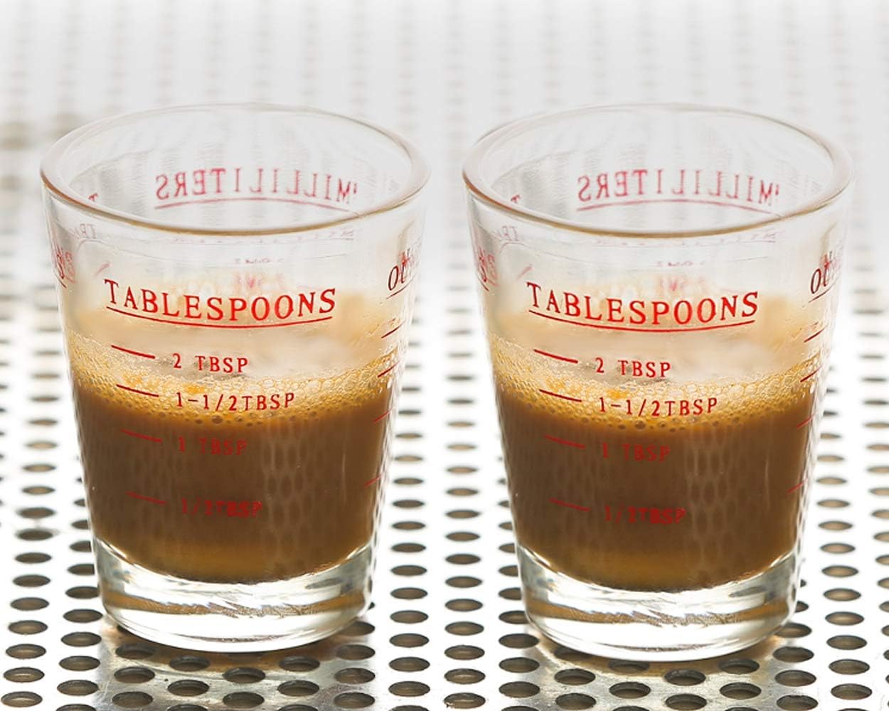 DS. DISTINCTIVE STYLE 120 Milliliter Measuring Cup 2 Pieces Shot Glass Measuring Cup with 4 Kinds of Measuring Scale for Small Amount Liquid (Red, 120 ml)