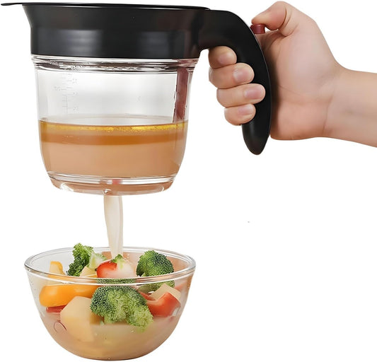 Fat Separator Cup with Bottom Release Button, Heat-Resistant Grease Separator for Gravy and Soup, 1L Oil Separator Measuring Cup with Handle, Easy Clean Kitchen Cooking Tool (Black)
