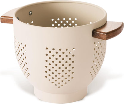 Metal Colander with Wood Handle and Stable Base, 5.5 Quart Powder Coated Steel Kitchen Strainer Basket for Draining Pasta, Vegetable and fruit,Cream