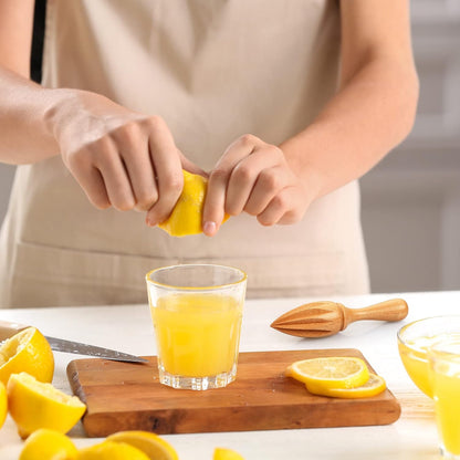 2 Pcs Wooden Citrus Reamer Lemon Hand Juicer Beech Wood Handheld Citrus Juicer Easy to Hold Kitchen Juicing Tool Manual Orange Lime Lemon Juice Reamer Extractor for Daily Home Bar Cafe Restaurant Use