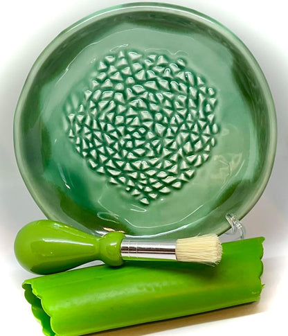 BonCera, All-in-one Premium Ceramic Garlic Grater Plate 4-Piece Set - Green Mountain Glazed Design - For Garlic, Ginger, Chocolate, and more! - Comes with 5.25" Plate, Peeler, Brush, and Stand