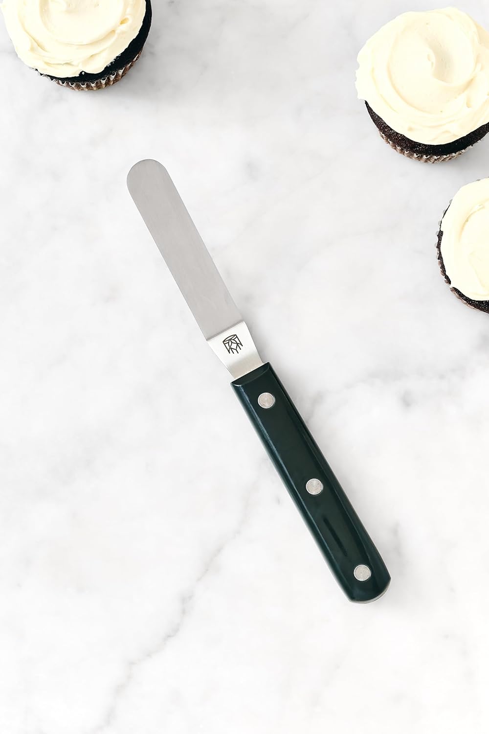 King Arthur Baking Company Offset Spatula, Japanese Stainless Steel, 8-Inch Flexible Blade, For Precise Cake Decorating