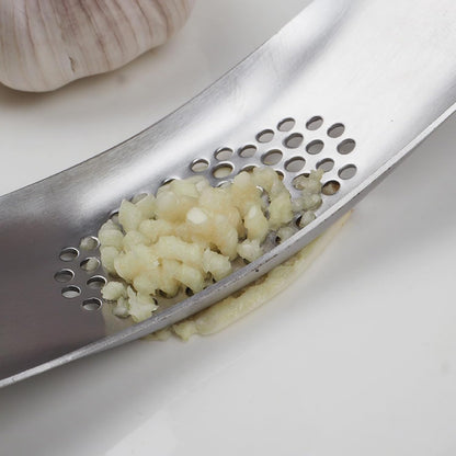 Garlic Press 430 Stainless Steel Garlic Rocker Mincer Bonus Food Grade with Silicone Peeler Garlic (Black)