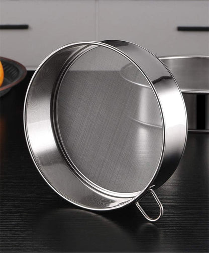 Flour Sifter Round Flour Sieve Strainer with 40 Mesh Premium Rustproof Stainless Steel Fine Mesh for Baking 7.87 inch x 1.97 inch