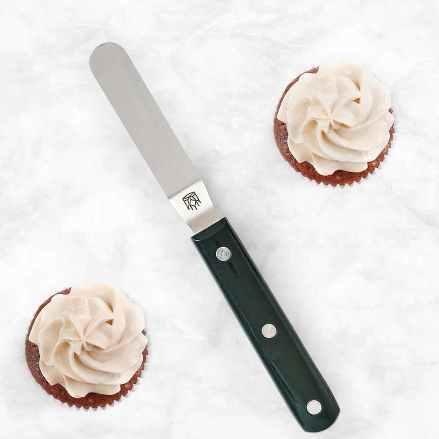 King Arthur Baking Company Offset Spatula, Japanese Stainless Steel, 8-Inch Flexible Blade, For Precise Cake Decorating