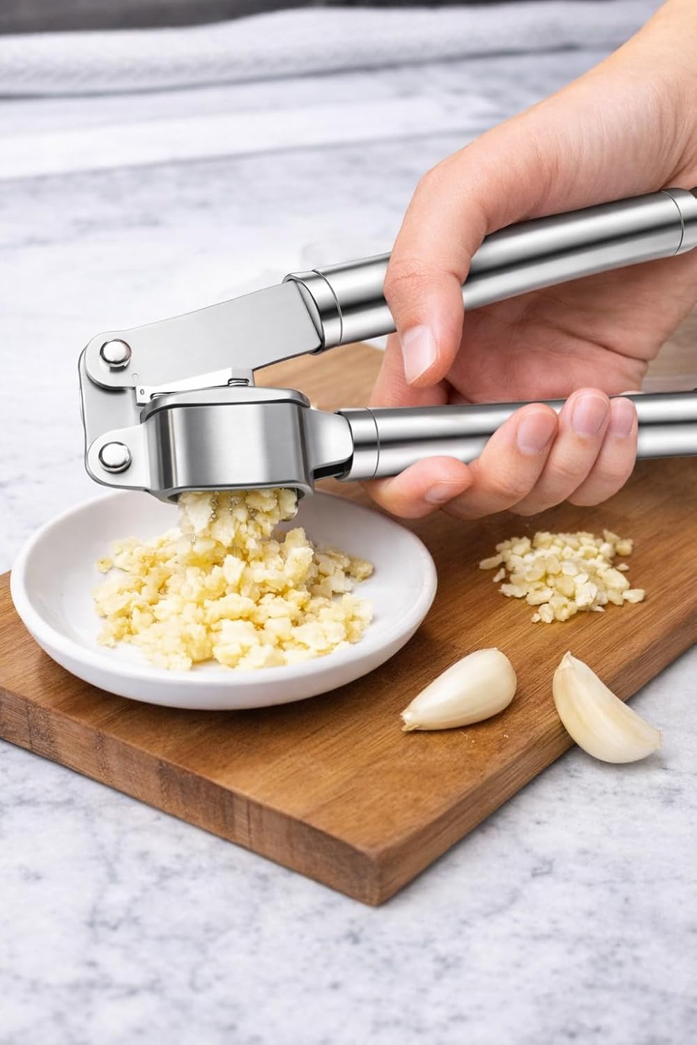 Stainless Steel Garlic Press, Heavy Duty Garlic Crusher Mincer, Easy Squeeze Ergonomic Handle, Kitchen Tool for Garlic Ginger