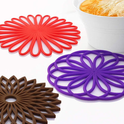 ME.FAN Silicone Trivet Mat - Kitchen Hot Pads for Pots & Dish - Insulated Teapot Trivet - Flexible, Durable, Non-Slip Large Coasters 3 Set Black