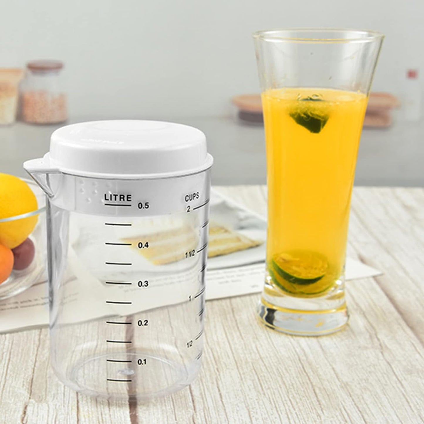 Plastic Measuring Cup With Splashproof Lid V-shaped Spout Mixing Pitcher Kitchen Baking Measuring Tool Easy To Pour Mixing Baking Utensil With Spout Lid Measures Lines