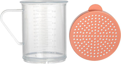 Restaurantware Spice Shaker 1 Count Plastic Shaker, Durable Seasoning Dredge with Yellow Coarse Lid, Clear Shaker for Commercial Kitchens, Pizzerias, and Bakeries