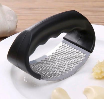 Garlic Press with Stainless Steel Plate, 3mm Fine Holes, Ergonomic Black Handle, Mincer for Kitchen