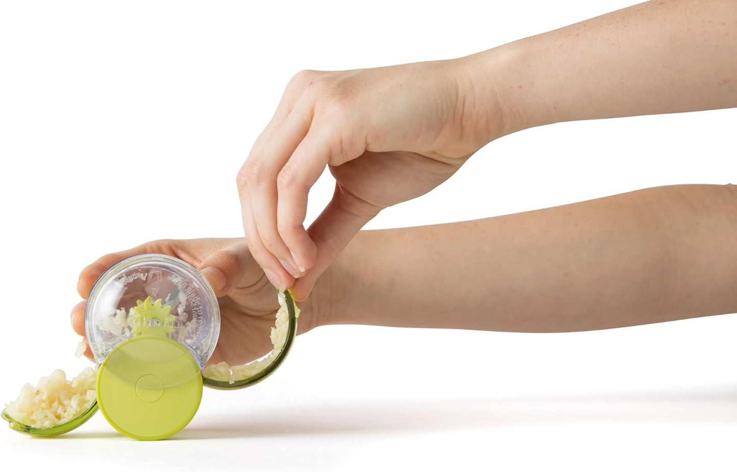 Chef’n GarlicZoom Garlic Chopper, Handheld Garlic Mincer with Rolling Action, Easy to Use and Clean, Compact Size for Quick Prep, Dishwasher Safe
