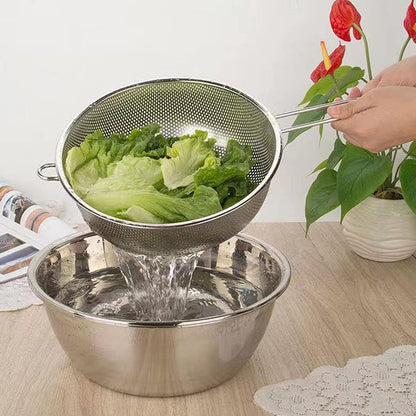 Stainless Steel Colander Fine Mesh Colander with Long Handle, Kitchen Metal Food Strainers with Resting Feet for Strain, Rinse, Fry, Steam or Cook Vegetables & Pasta & Wash fruits(COLOR:silver)