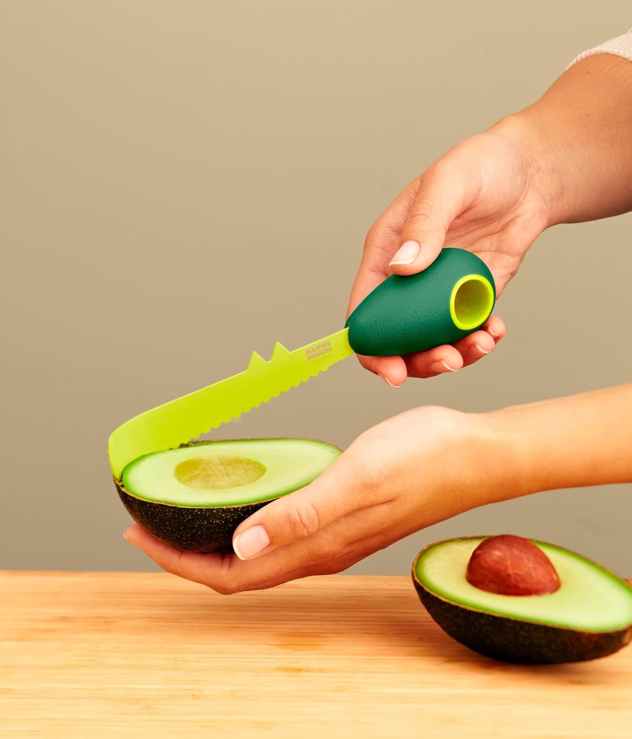 Kuhn Rikon 3-in-1 Avocado Knife with Non-Stick Coating, 7.25 inch/18.42 cm, Green