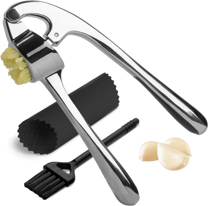 Garlic press for fine mincing, heavy-duty garlic press joystick, rust proof zinc alloy material, ergonomic handle, equipped with silicone peeler and cleaning brush, dishwasher washable, bright silver