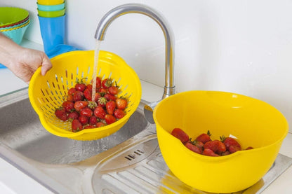 Mintra Home Mixing Bowl w/Colander (Large 4.5L, Red) - For Washing & Draining Fruits And Vegetables - Heavy Duty Plastic for Baking, Cooking Supplies - Dishwasher Safe