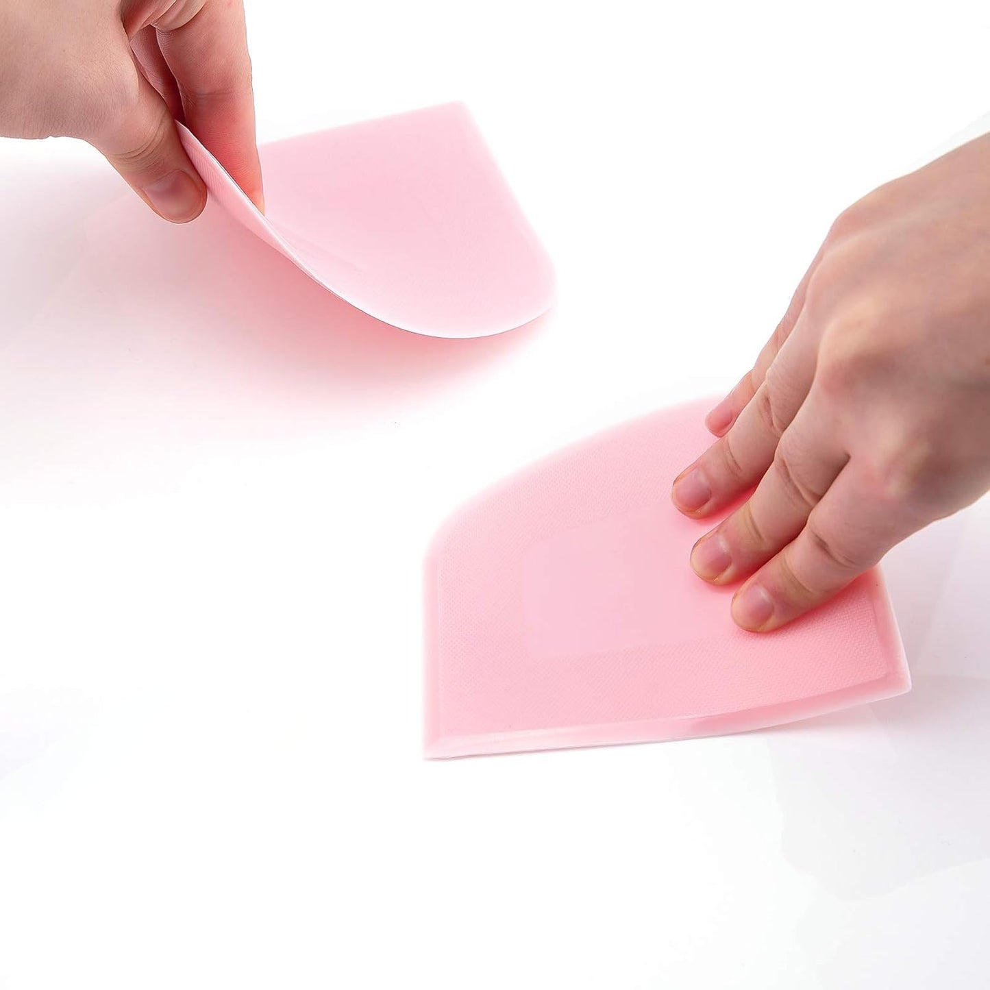 LUTER 2 Pieces 12 x 9.5 cm Pastry Horn – Plastic Dough Scraper for Kitchen, Pastry, Pancakes (Pink, White)
