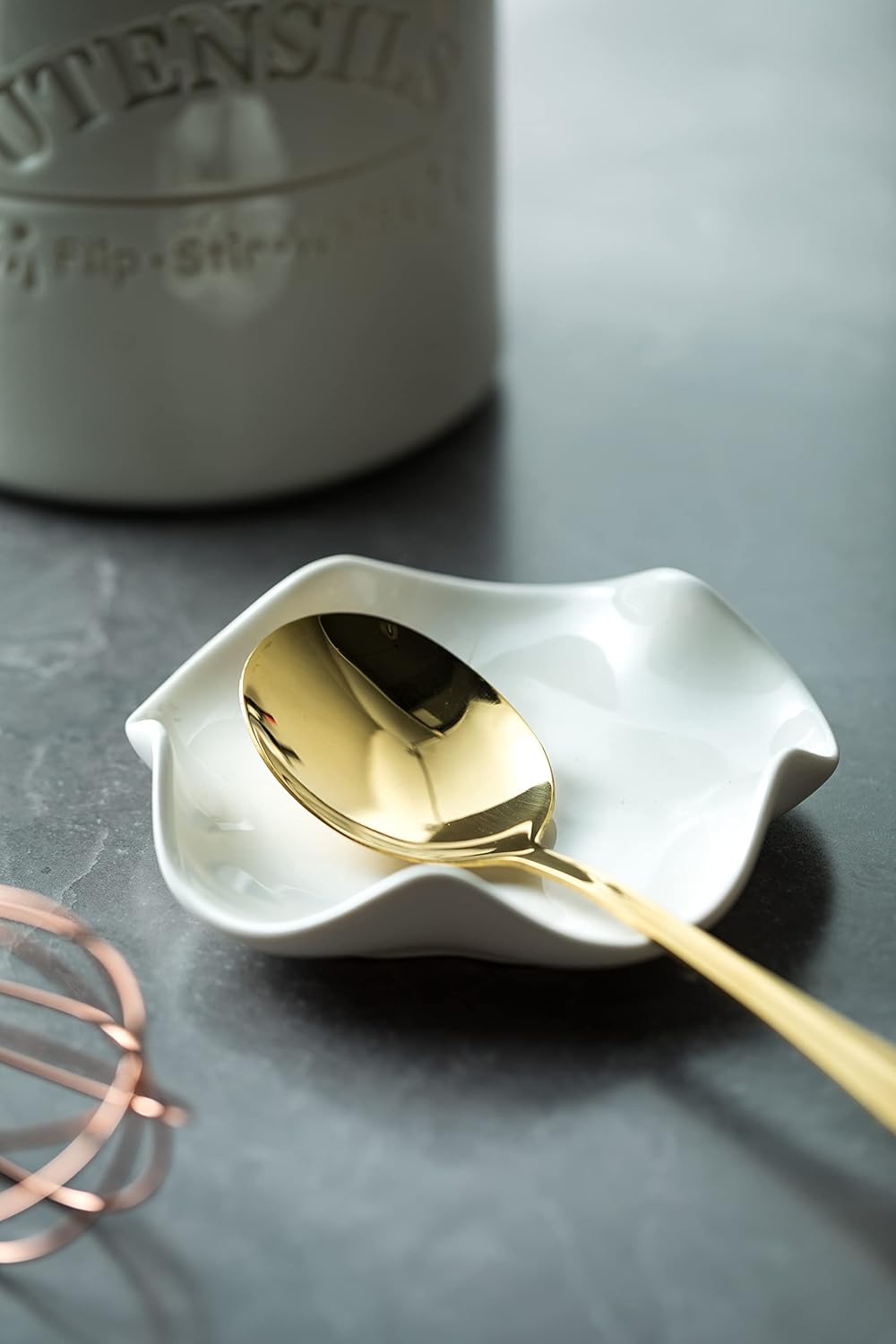 Miamolo Spoon Rest for Stove Top, Spoon Holder for Stove, 5.3In Ceramic Spoon Rest for Kitchen Counter, Coffee Spoon Holder with Ruffled Edge, Farmhouse Spatula Holder for Kitchen Decor, Beige