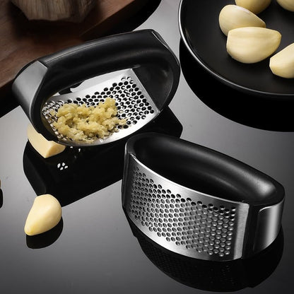 Stainless Steel Garlic Press and Garlic Peeler Set, Rust Proof Kitchen Garlic Mincer Crusher Squeezer with Ergonomic handle, Ginger Crusher with Good Grip, Easy to Clean, Dishwasher Safe (Black)
