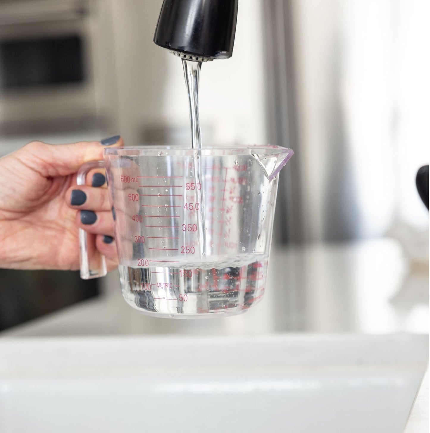 Better Houseware Measuring Cup, 8 oz Metal Measuring Cup with Handle and Pour Lip for liquid with Easy-Read Markings for Cooking and Baking, Kitchen Essential Aluminium