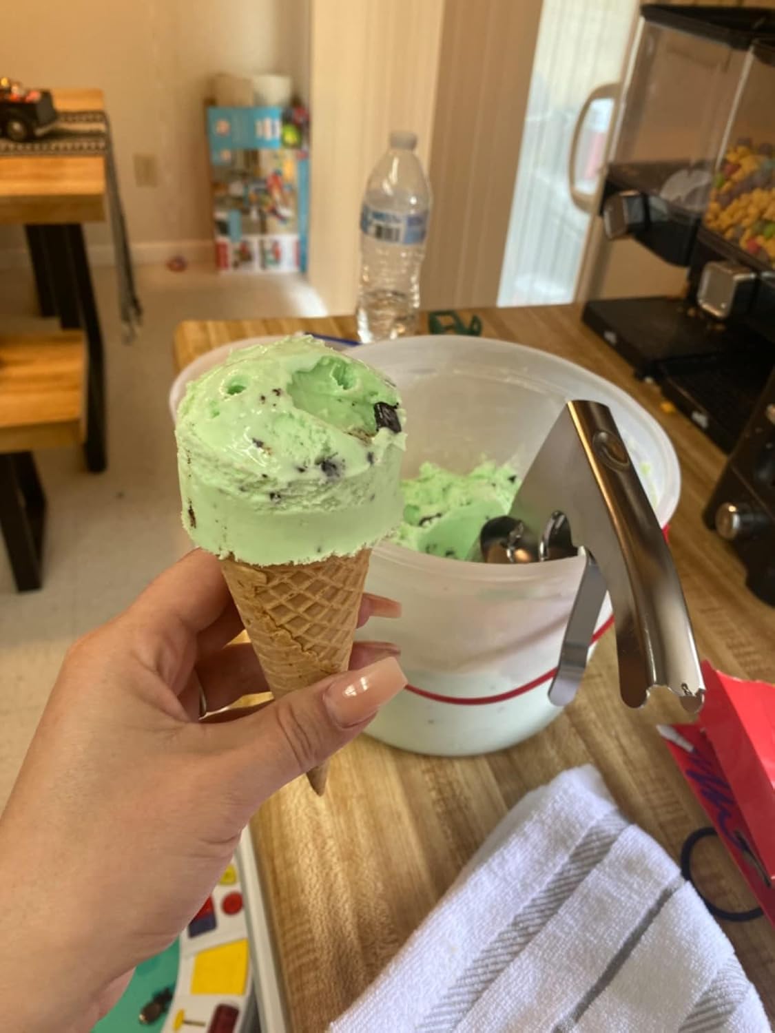 4 Oz Portion Scoop Ice Cream Disher with Trigger Release, Stainless Steel Cookie Scoops for Portion Control, Scoop Cookie Dough, Cupcake Batter; Half Cup Scoops for Baking