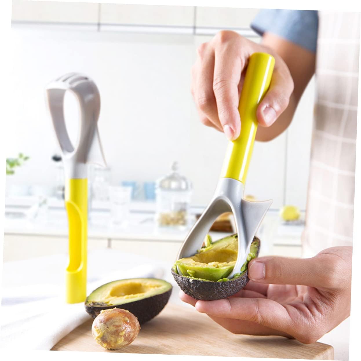 Multifunction 5 in 1 Avocado Tool Cutter Masher Slicer Pitter Peeler Corer for Kitchen Fruit Salad and Meal Prep 8.46In