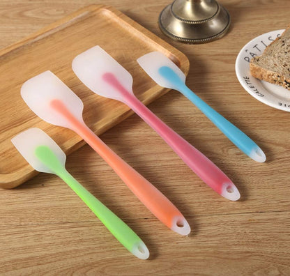 HiramWare Silicone Spatula Set of 4 - Heat Resistant Flexible Spatula 450F with Stainless Steel Core - Food Grade Premium Good Grip Kitchen Utensils - Seamless, Heavy Duty, BPA Free, Dishwasher Safe